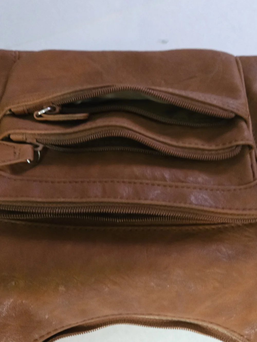 MultiSac Brown Hobo Shoulder Bag Zip Closure Multi-Pocket Non-Adjustable Strap
